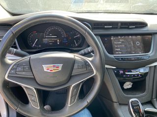 2018 Cadillac XT5 Luxury - Interior Full Dashboard Image